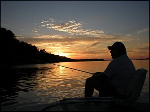 Click image for larger version

Name:	dusk on lake.jpg
Views:	406
Size:	56.4 KB
ID:	5356