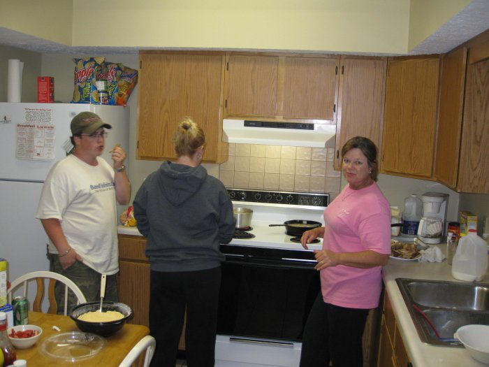 The kitchen crew, Anthony (BigBassin144), Britney, and Lisa (MrsBamabassman).